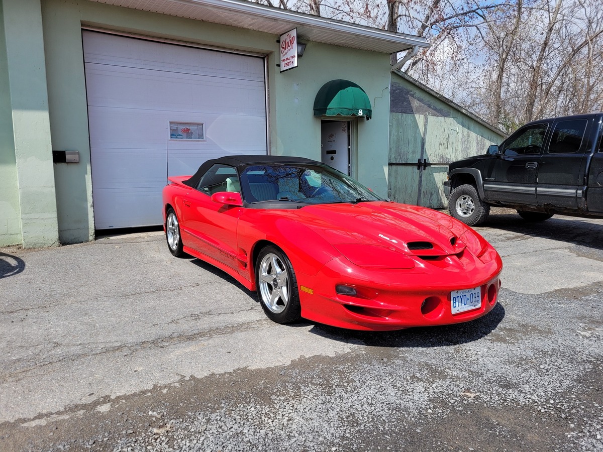 Exterior Wash & Polish - Shiny clean car exterior
